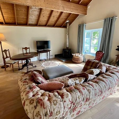The Billiard Room - Cosy Country Retreat Abergavenny ภายนอก รูปภาพ