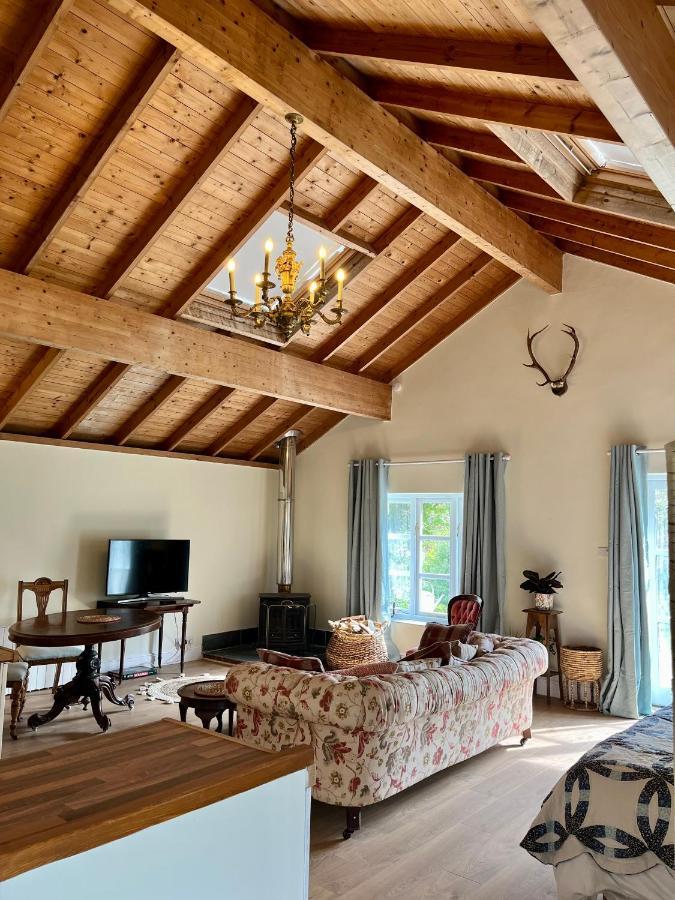 The Billiard Room - Cosy Country Retreat Abergavenny ภายนอก รูปภาพ