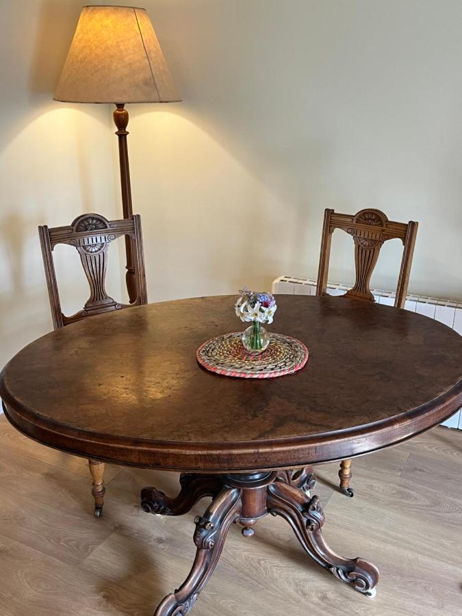 The Billiard Room - Cosy Country Retreat Abergavenny ภายนอก รูปภาพ